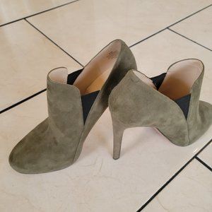 Nine West Green Suede Nutcracker Booties